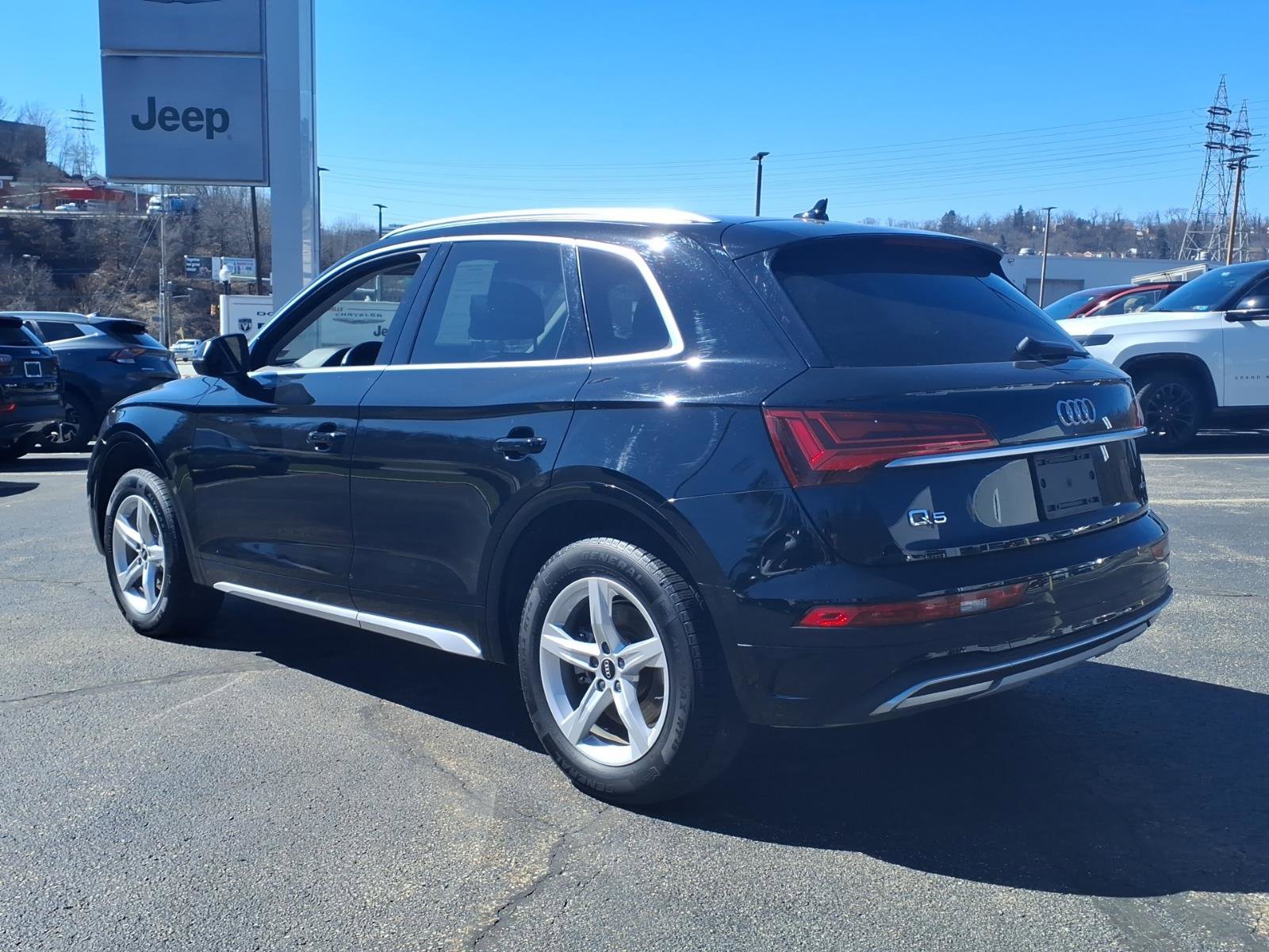 Used 2021 Audi Q5 Premium image 3