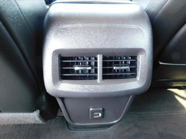 Used 2024 GMC Terrain SLT AWD/4WD image 24