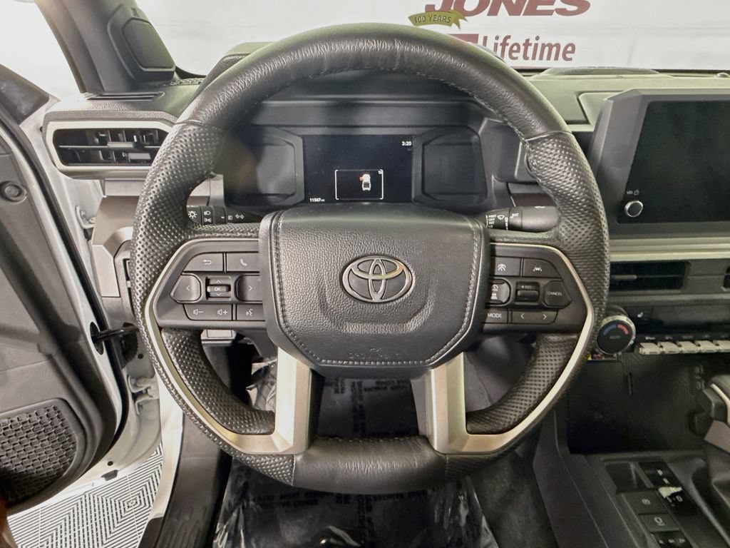 Used 2024 Toyota Tacoma SR5 AWD/4WD image 19