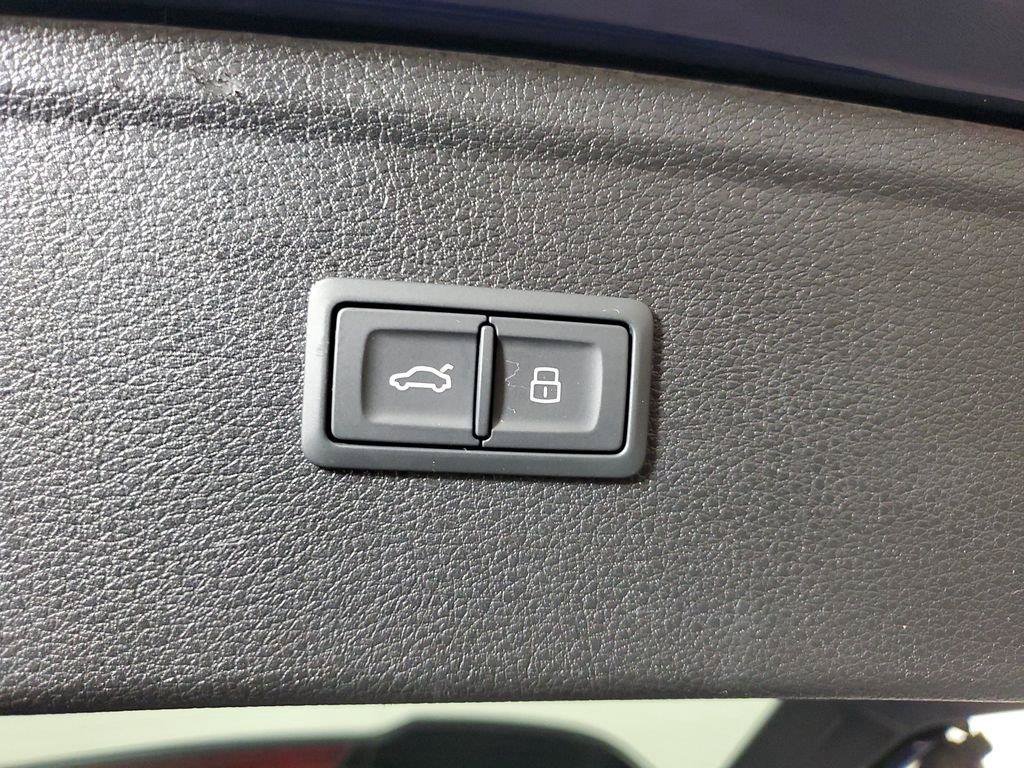 Used 2025 Audi Q5 2.0T Premium AWD/4WD image 11