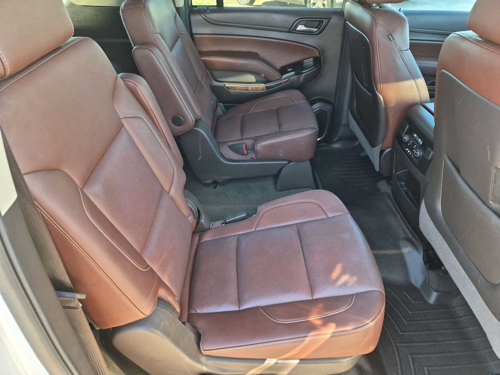 Used 2016 Chevrolet Suburban LTZ RWD image 29