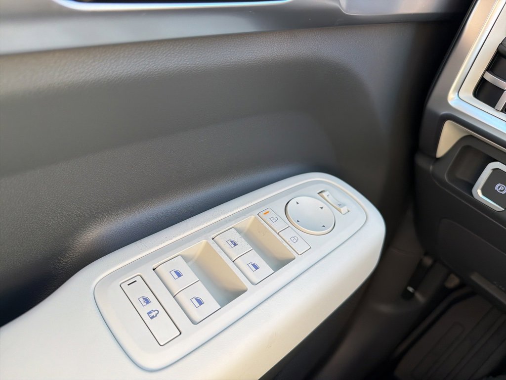 New 2026 Hyundai Santa Fe SE image 33