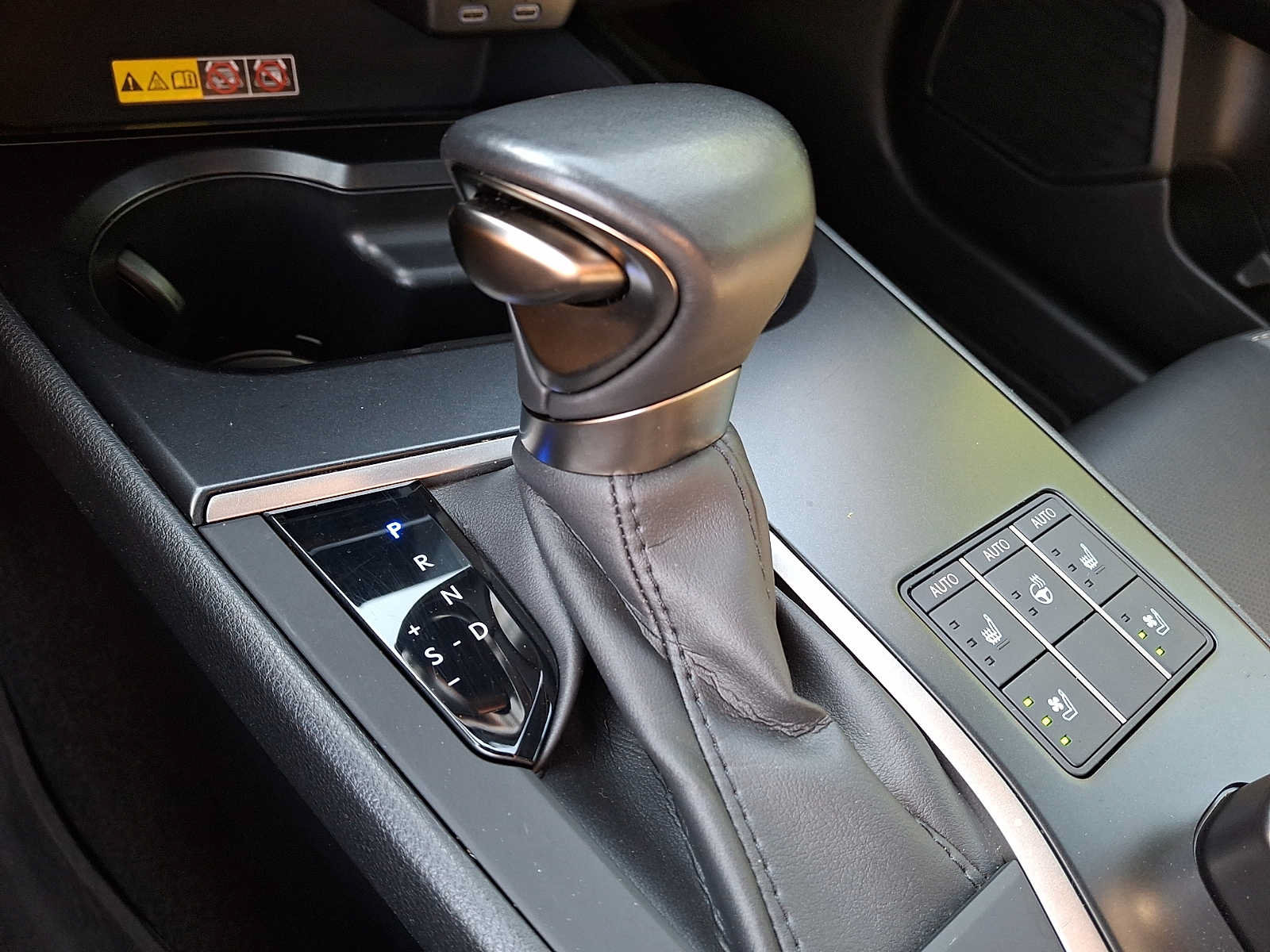 Used 2023 Lexus UX 250h AWD w/ Accessory Package (Z2) image 13
