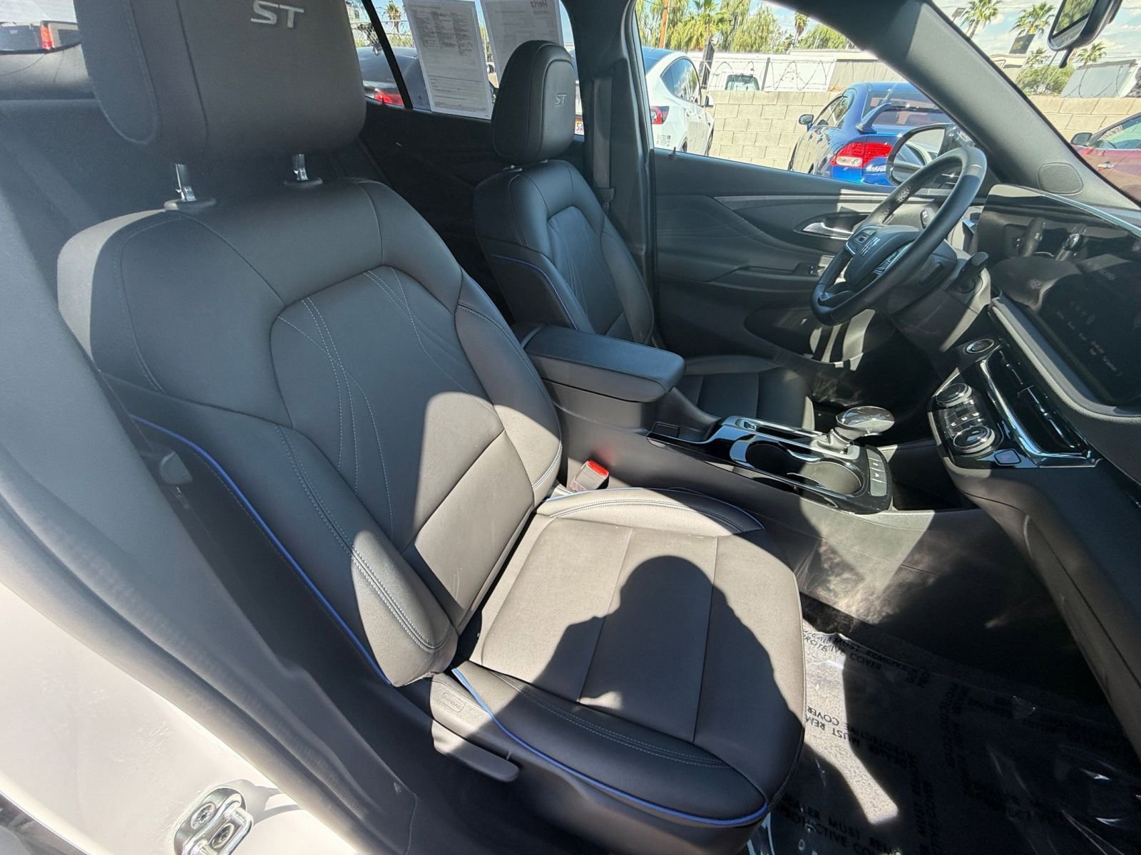 Used 2025 Buick Envista Sport Touring image 34