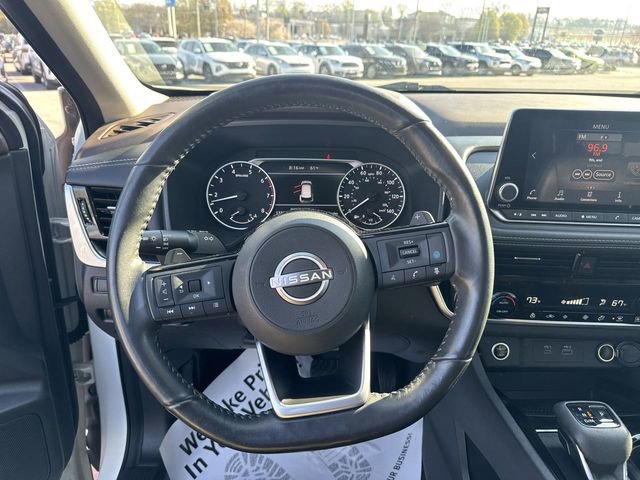 Used 2022 Nissan Rogue SV w/ SV Premium Package image 14