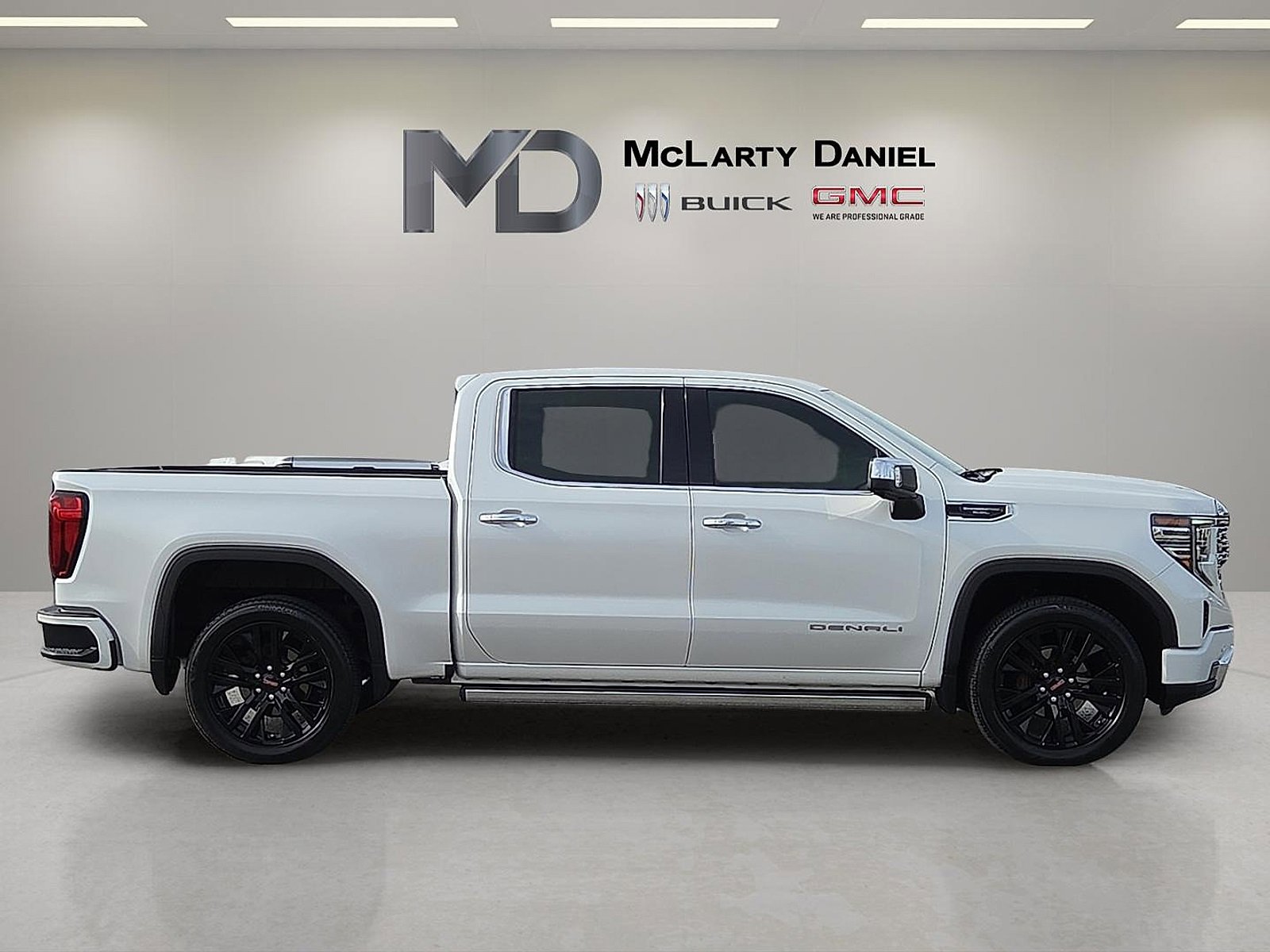 Used 2024 GMC Sierra 1500 Denali w/ Denali Reserve Package image 6