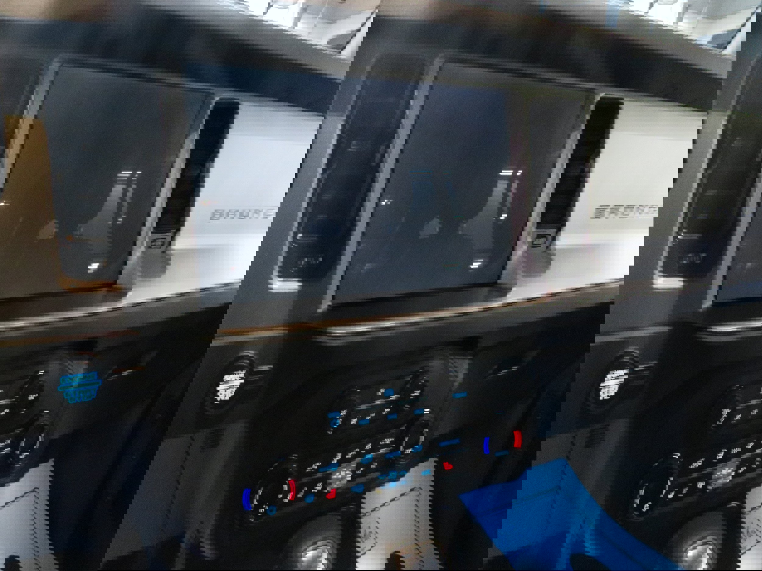 Used 2025 Ford Bronco Outer Banks AWD/4WD image 14