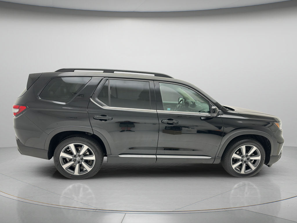 Used 2025 Honda Pilot Elite image 6