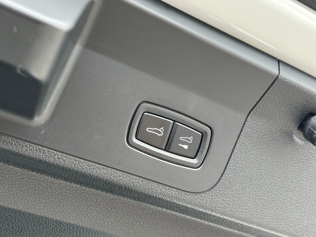 Used 2023 Porsche Panamera 4 Platinum Edition w/ Assistance Package image 22