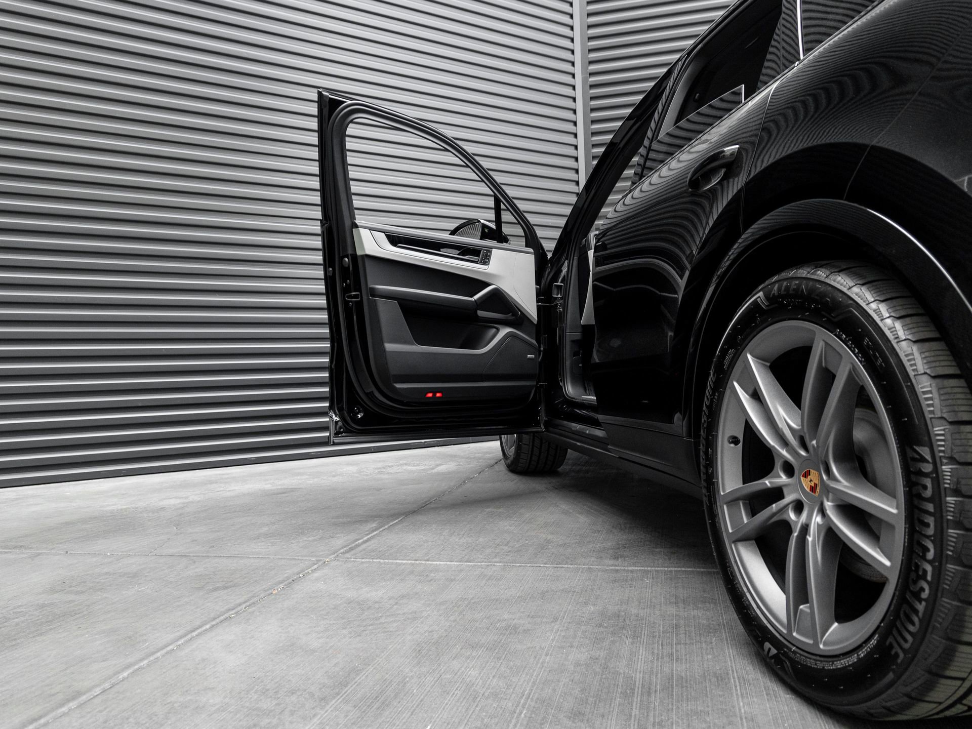 New 2026 Porsche Cayenne image 13