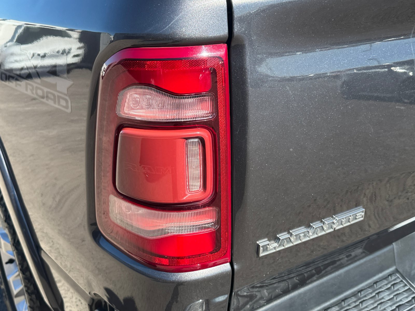 Used 2021 RAM 1500 Laramie w/ Off Road Group AWD/4WD image 12