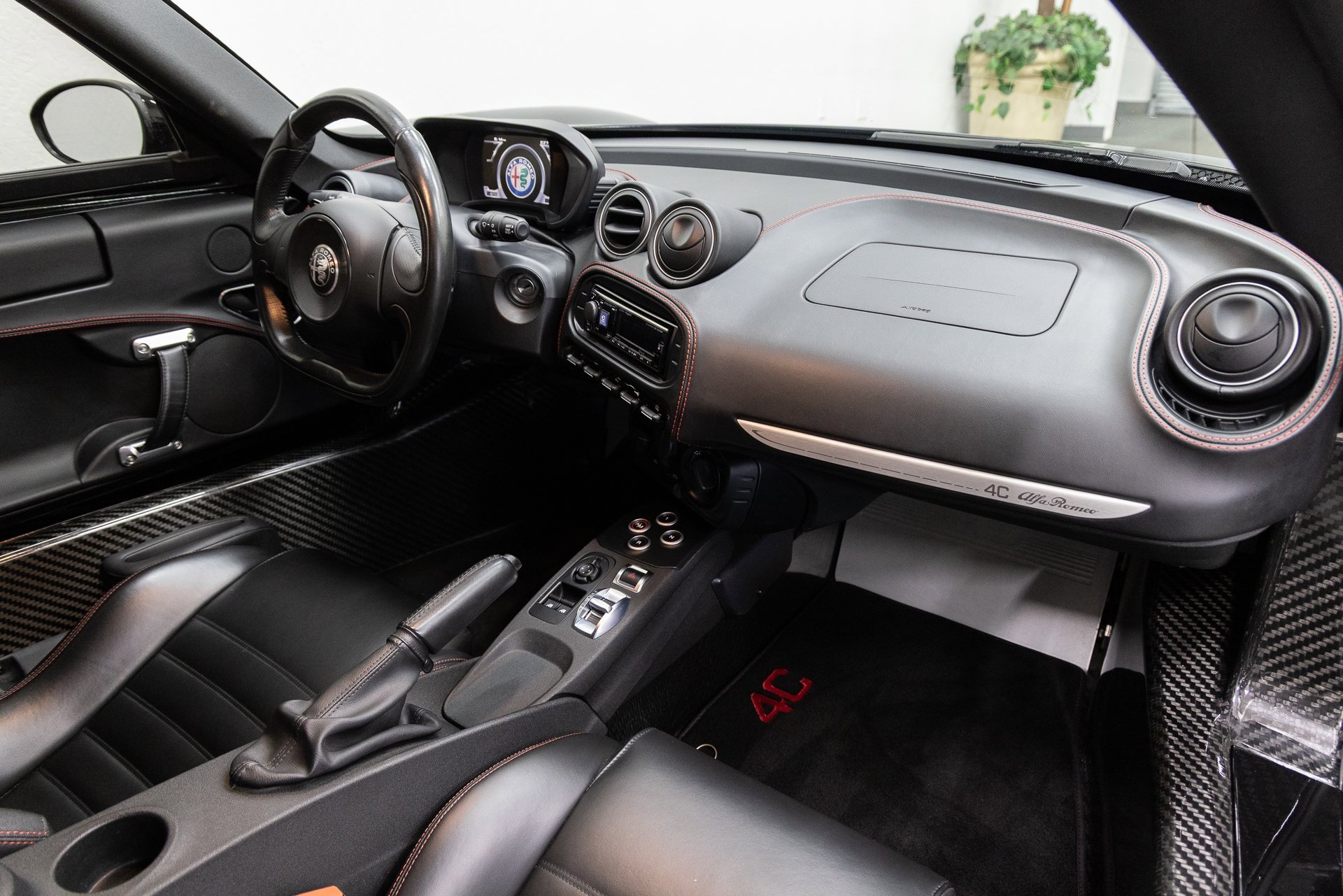 Used 2018 Alfa Romeo 4C Spider w/ Convenience Group - Spider image 11