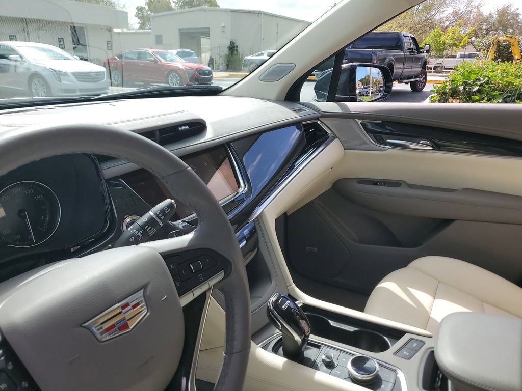 Certified 2023 Cadillac XT6 Premium Luxury image 22