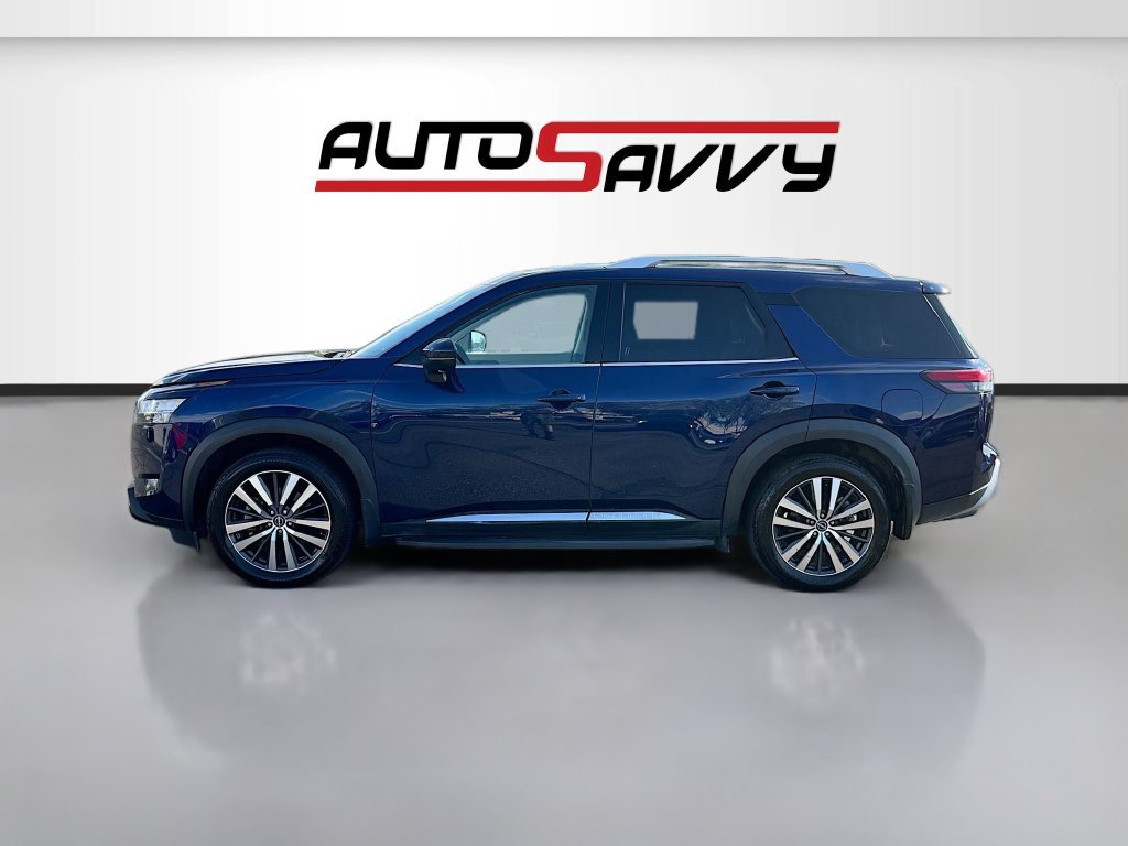 Used 2022 Nissan Pathfinder Platinum w/ Lighting Package (N93) FWD image 4