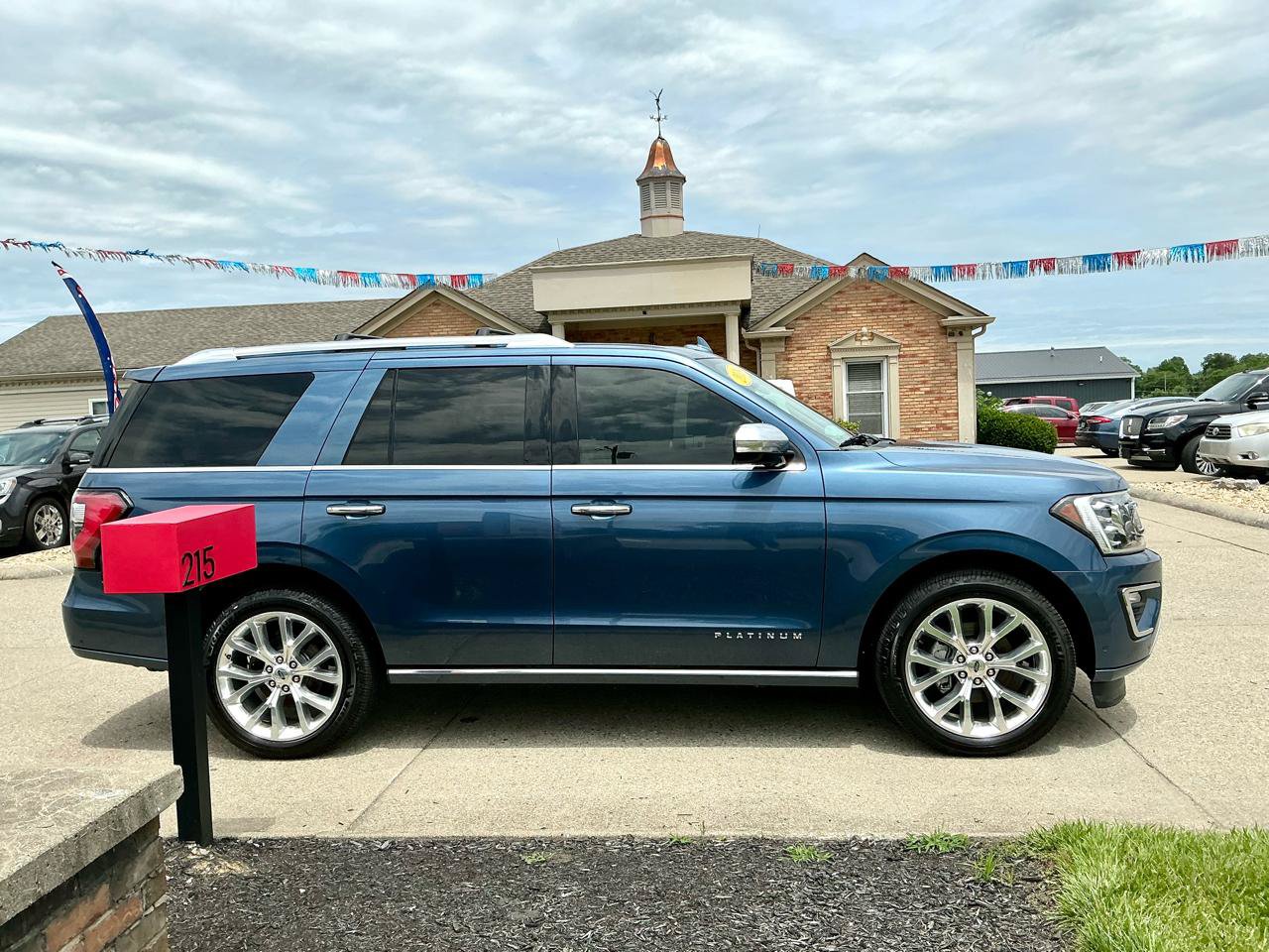 Used 2019 Ford Expedition Platinum AWD/4WD image 4