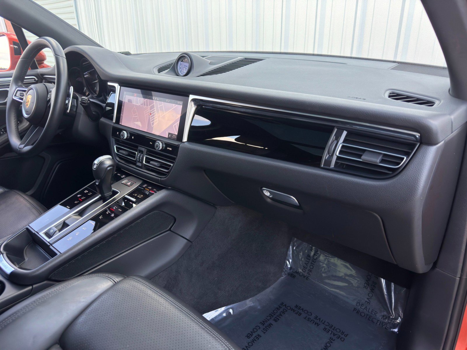 Used 2023 Porsche Macan image 15