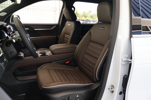 New 2026 GMC Acadia Denali Ultimate AWD/4WD image 13