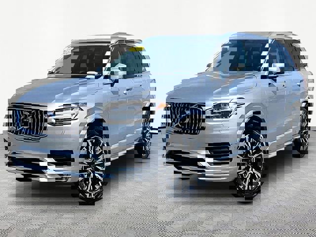 Used 2022 Volvo XC90 T6 Momentum w/ Climate Package AWD/4WD image 3