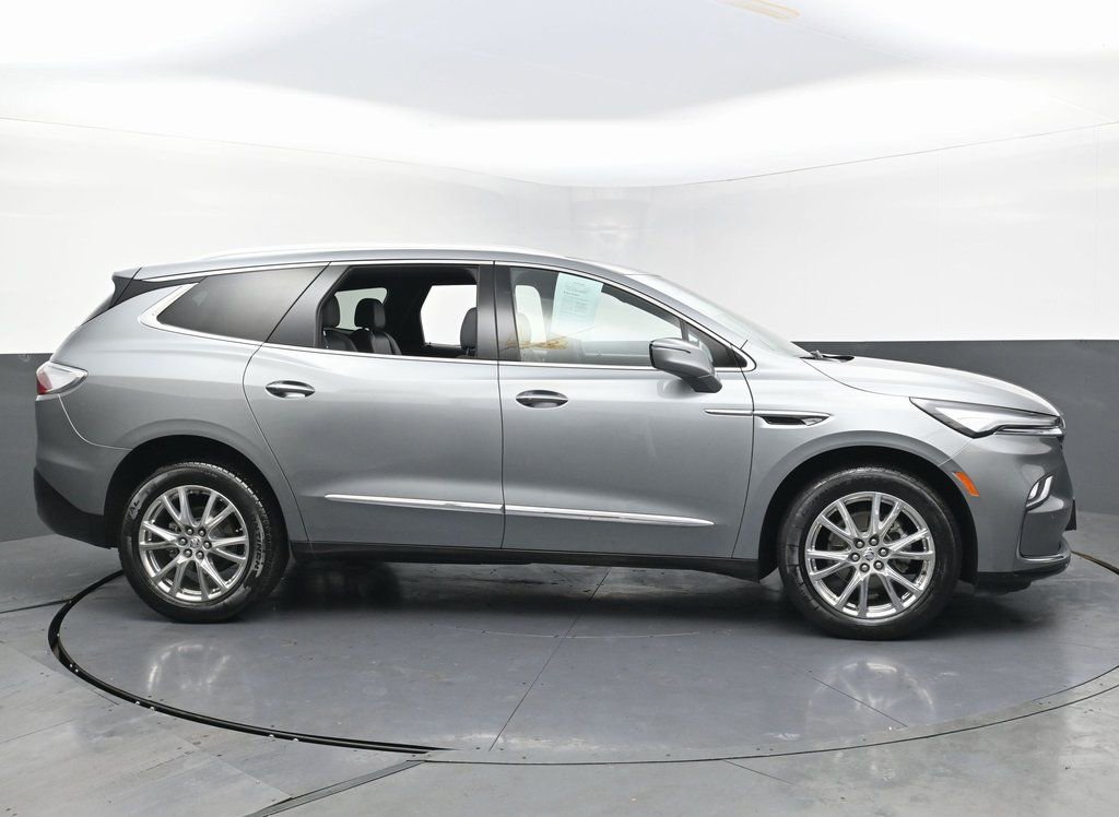 Used 2023 Buick Enclave Essence w/ Experience Buick Package image 6