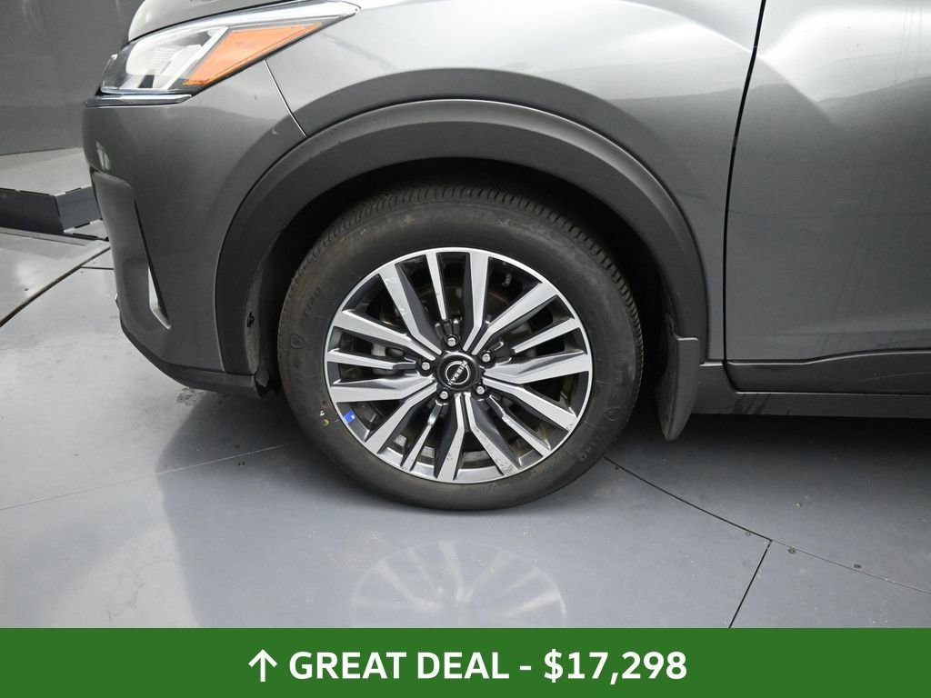 Used 2024 Nissan Kicks SV image 15