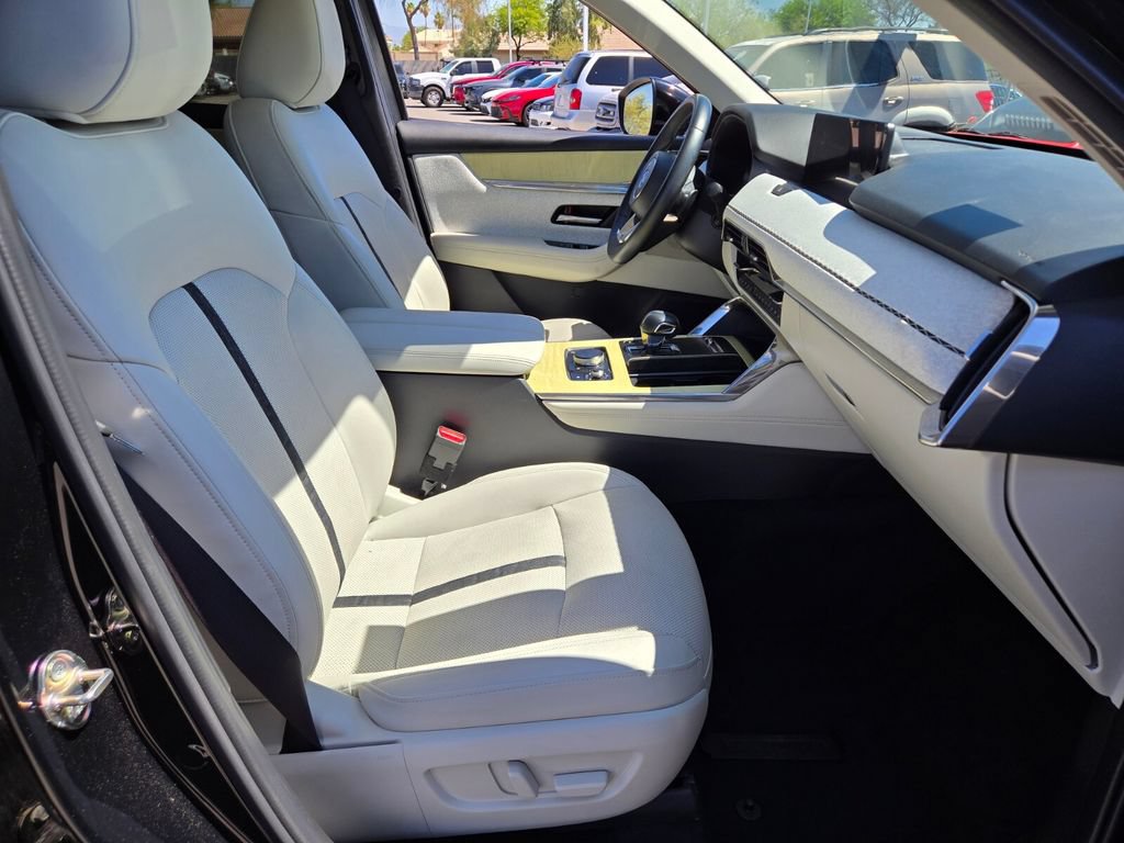 Certified 2025 MAZDA CX-90 3.3 Turbo S w/ Premium Plus AWD/4WD image 22