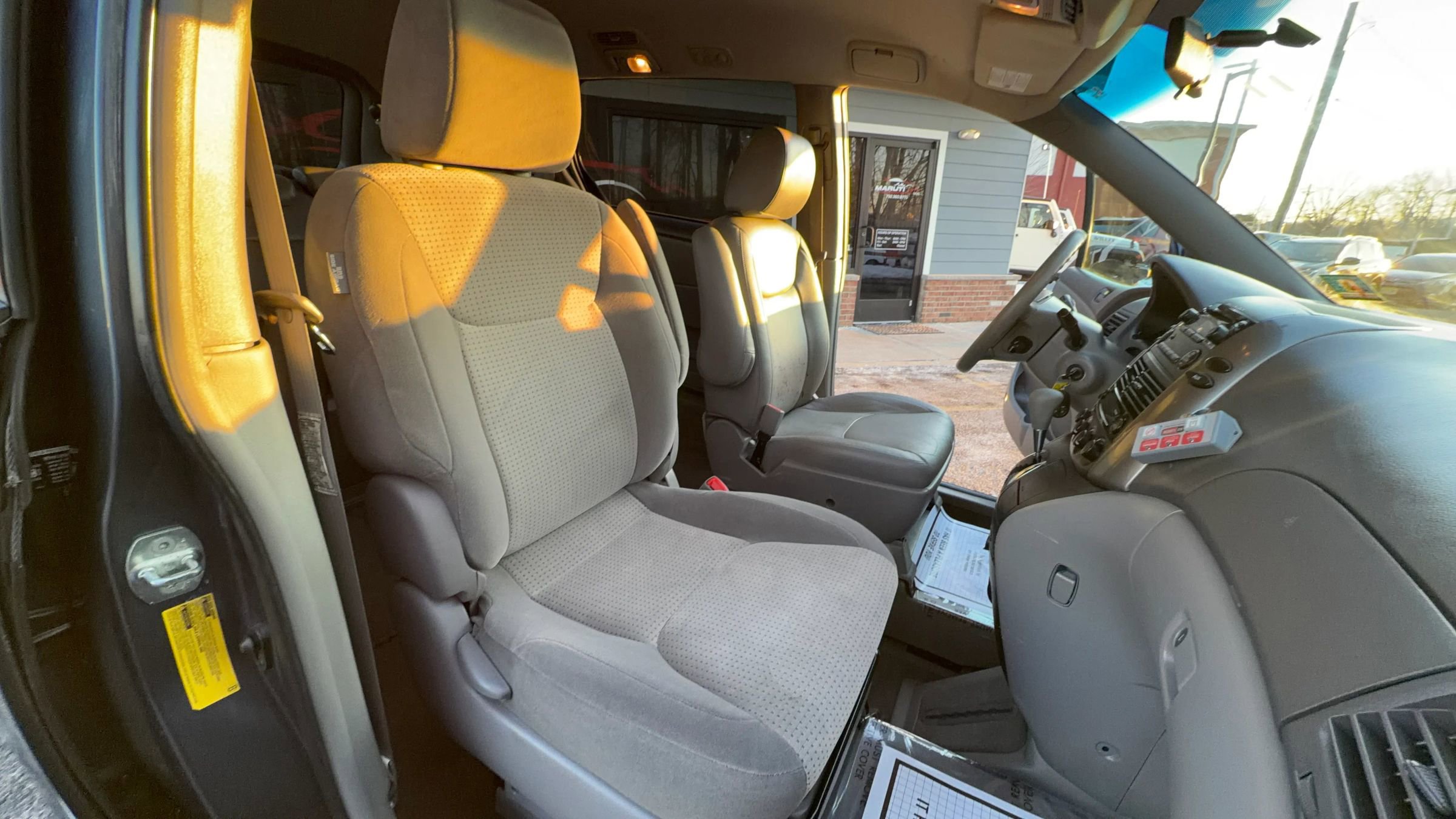 Used 2010 Toyota Sienna LE FWD image 25