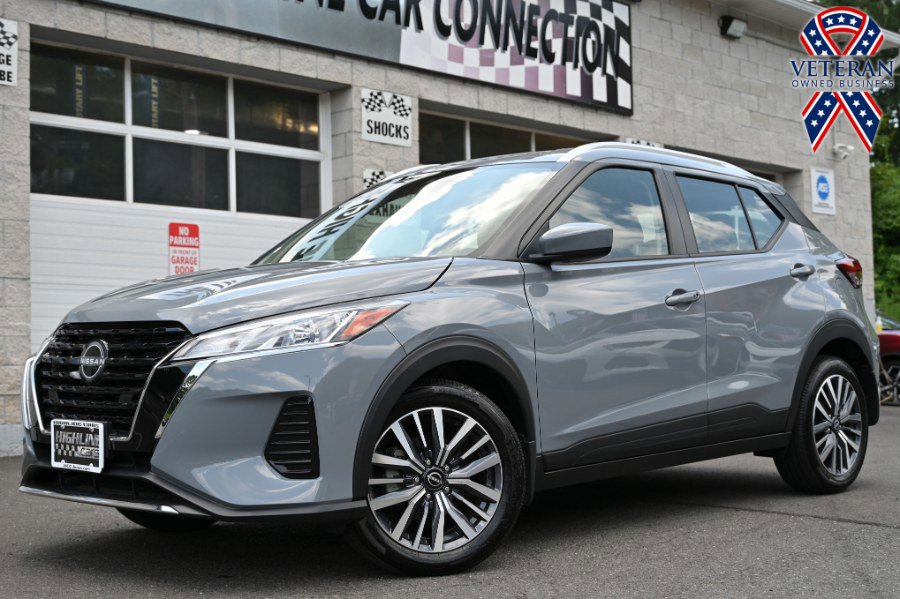 Used 2024 Nissan Kicks SV image 1