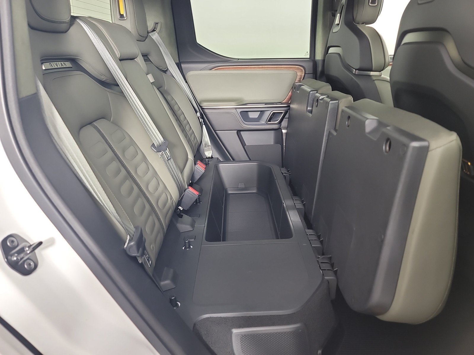 Used 2024 Rivian R1T Adventure AWD/4WD image 24