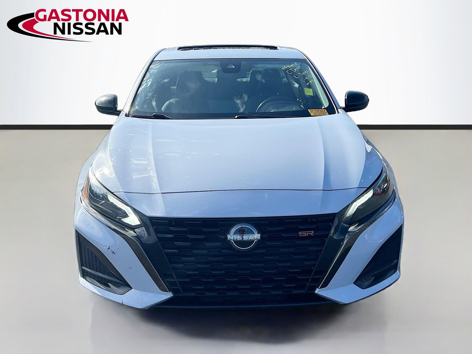 Used 2023 Nissan Altima 2.5 SR w/ SR Premium Package image 2