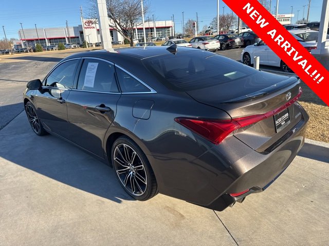 Used 2019 Toyota Avalon Touring image 6