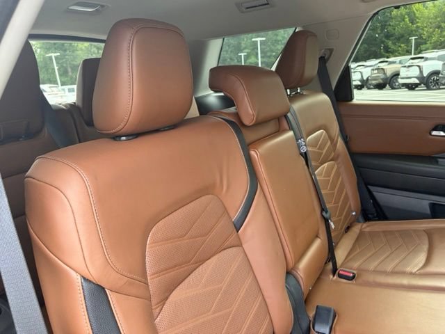 Certified 2022 Nissan Pathfinder Platinum w/ Cargo Package AWD/4WD image 35