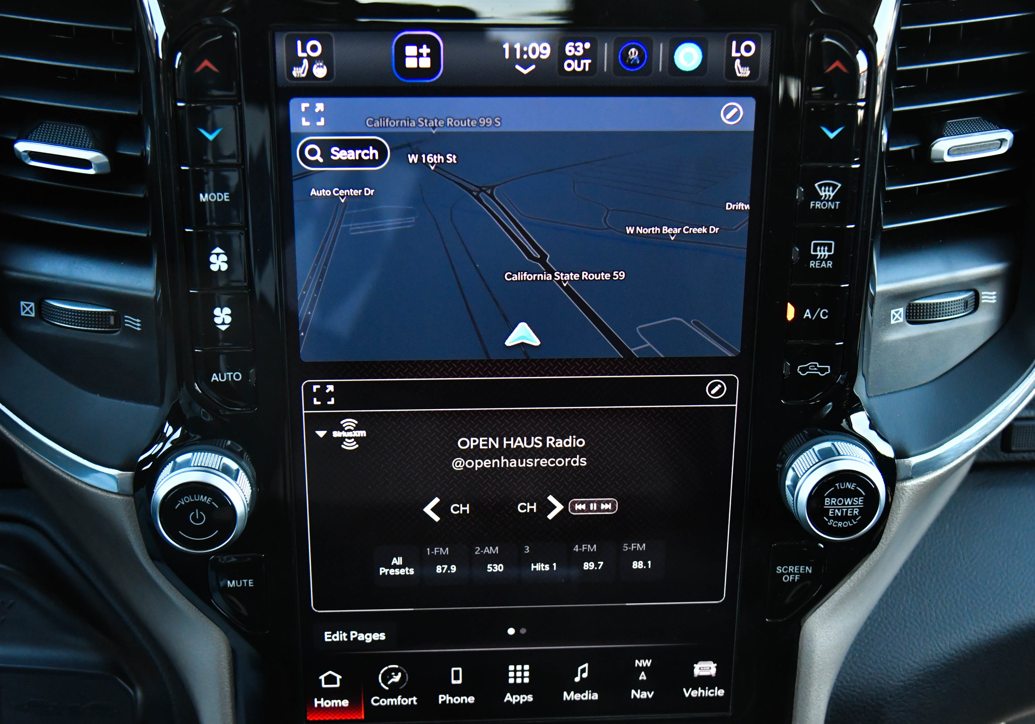 Used 2024 RAM 2500 Laramie image 28