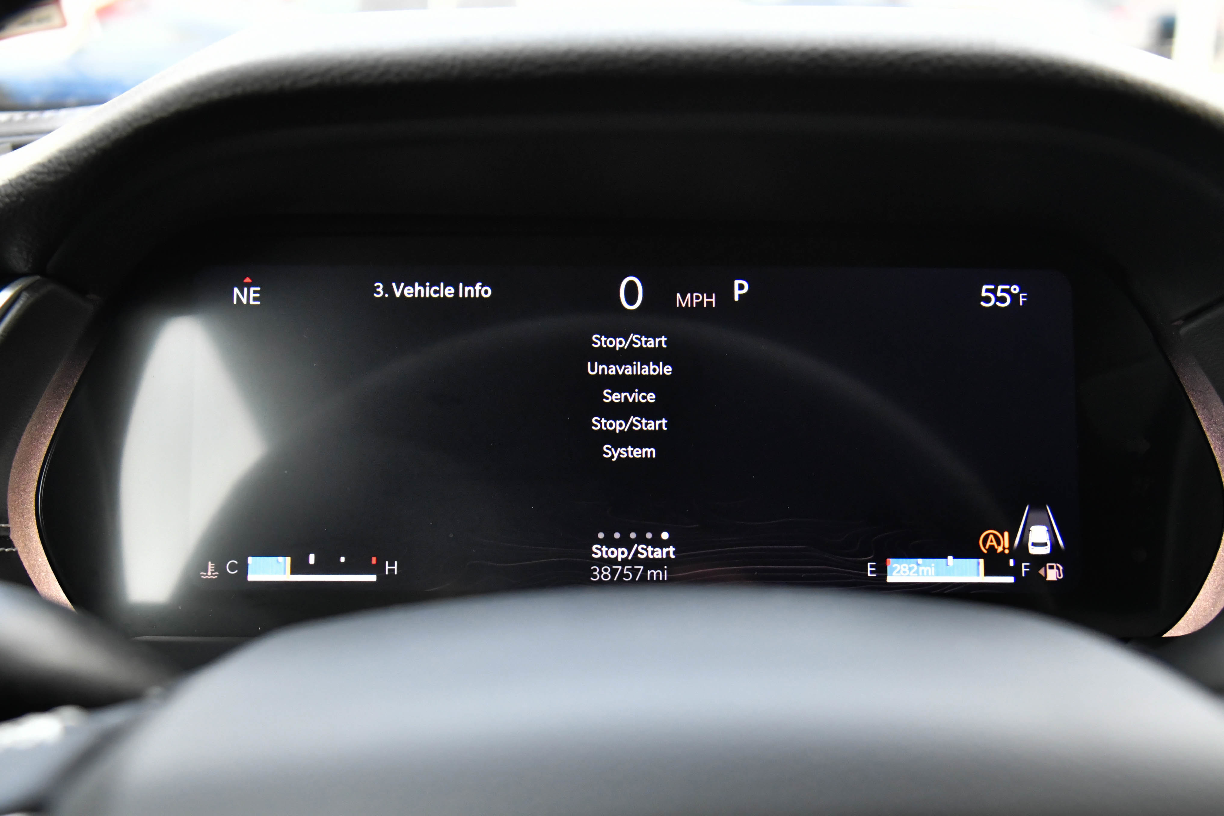 Used 2024 Jeep Grand Cherokee L Laredo image 32