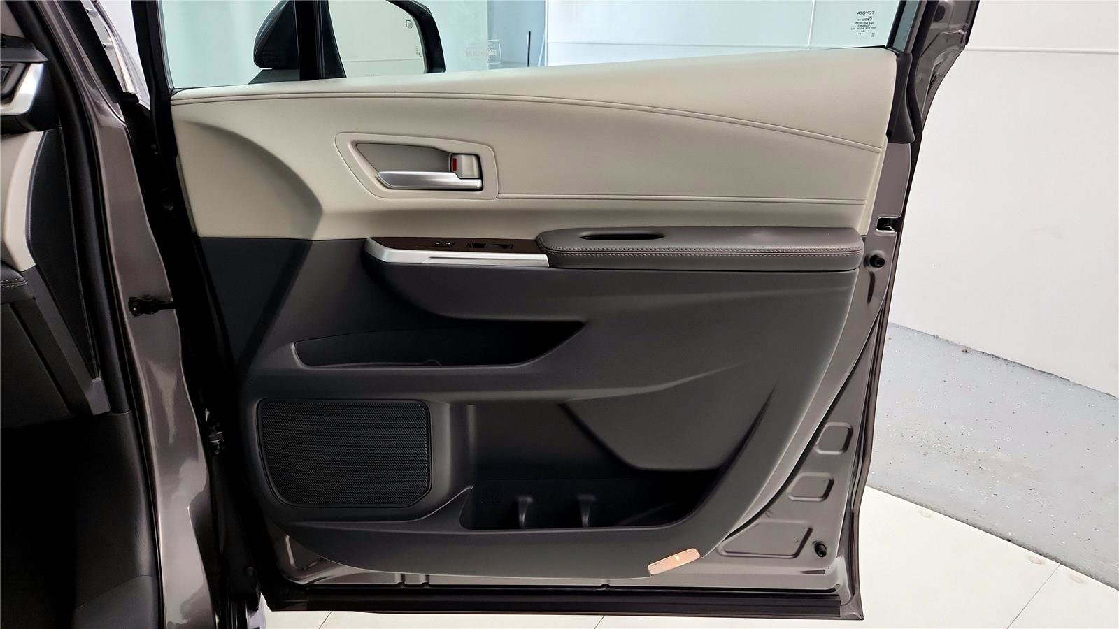 Certified 2024 Toyota Sienna XLE image 19