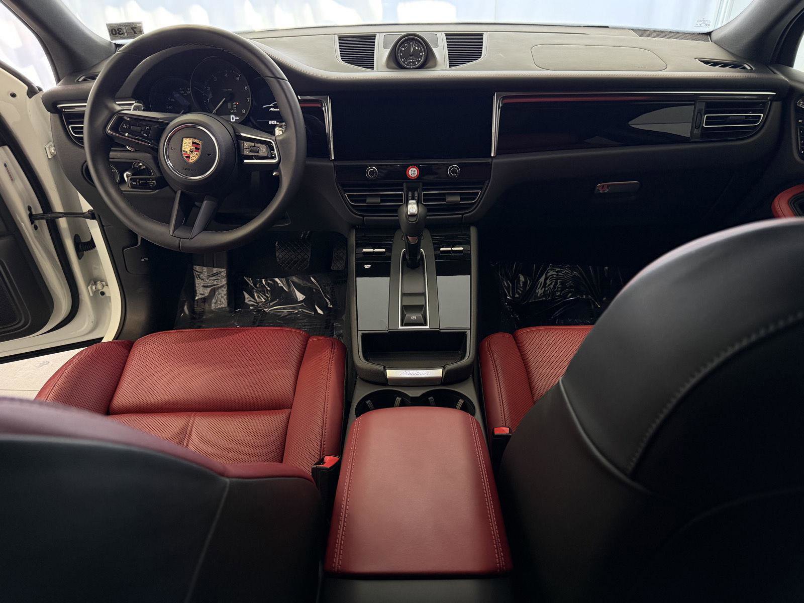 Used 2025 Porsche Macan image 17