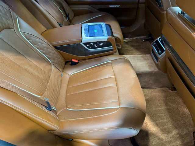 Used 2018 BMW 750i xDrive image 82