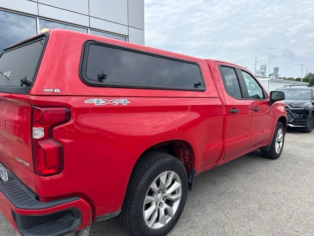 Used 2019 Chevrolet Silverado 1500 Custom w/ Custom Value Package AWD/4WD image 3