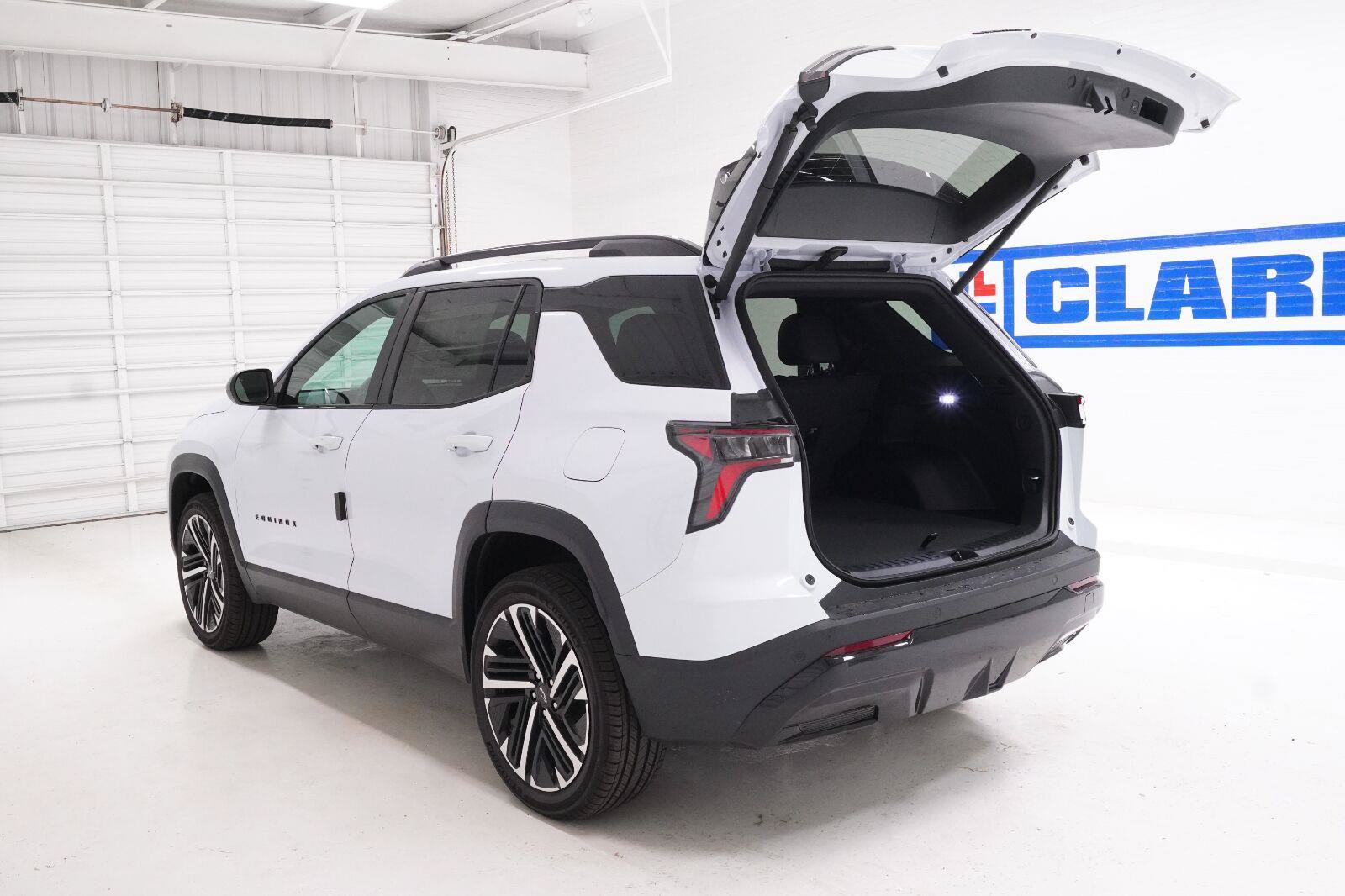 New 2027 Chevrolet Equinox RS FWD image 32