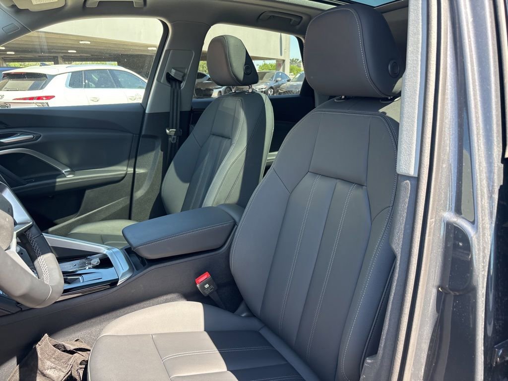 Used 2025 Audi Q5 Premium w/ Convenience Package AWD/4WD image 13