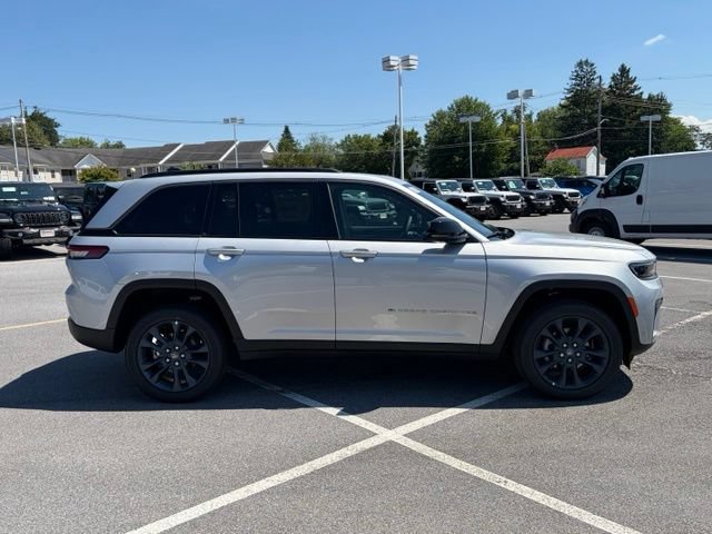 New 2026 Jeep Grand Cherokee Limited AWD/4WD image 9