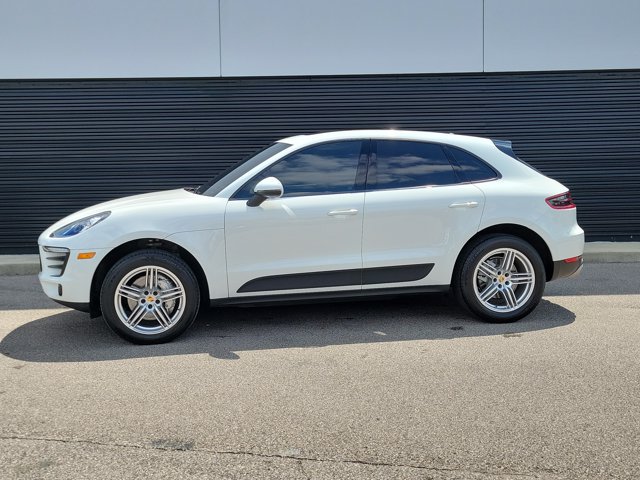 Certified 2015 Porsche Macan S AWD/4WD image 2