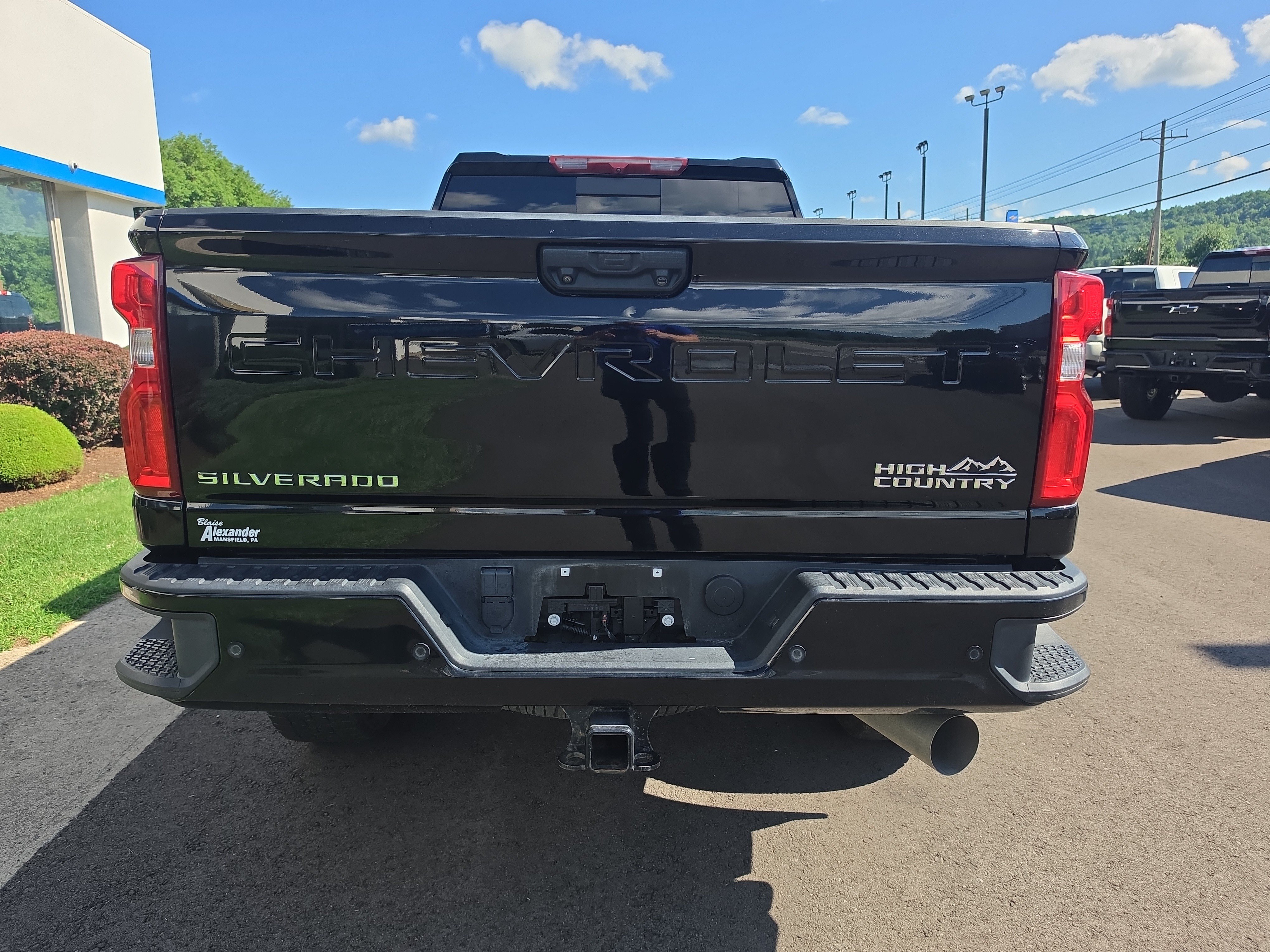 Used 2023 Chevrolet Silverado 3500 High Country w/ Z71 Off-Road Package AWD/4WD video 4