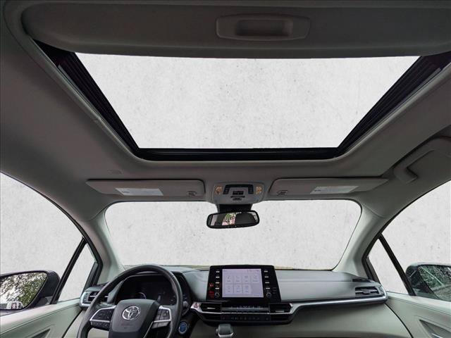 Certified 2022 Toyota Sienna XLE FWD image 20