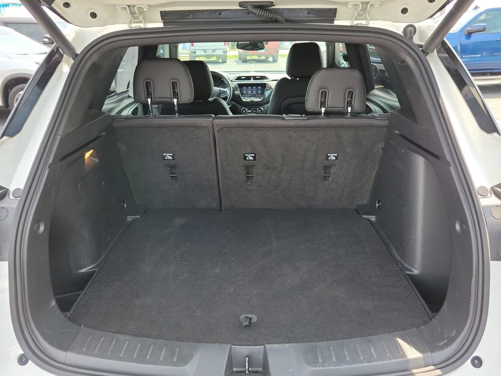 Used 2023 Chevrolet TrailBlazer ACTIV w/ Sun and Liftgate Package FWD image 12