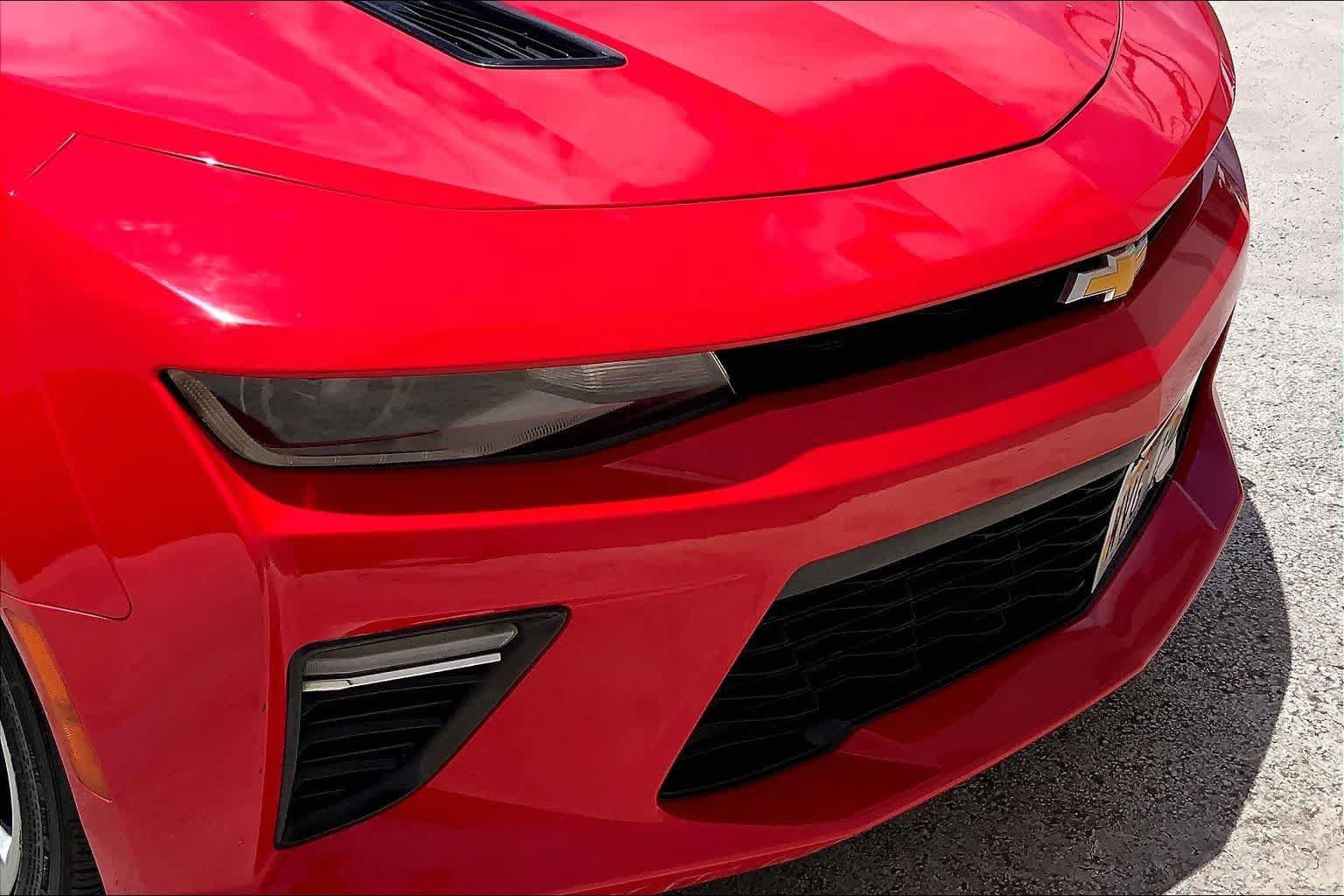 Used 2018 Chevrolet Camaro SS RWD image 32