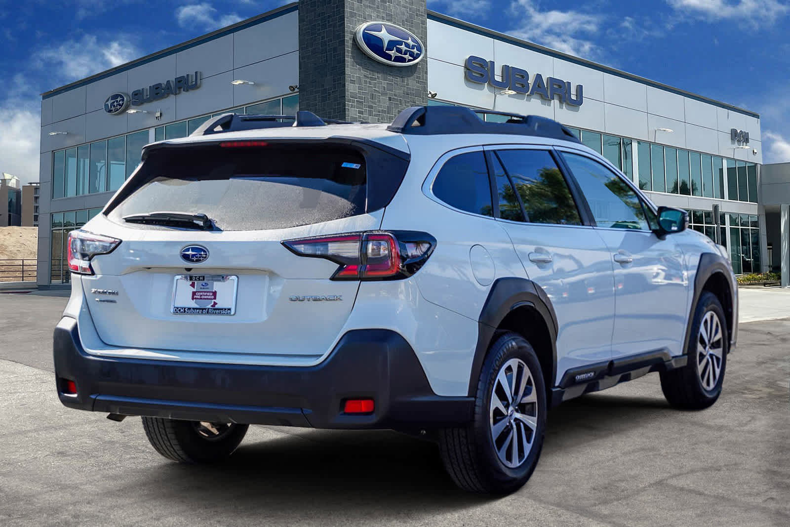 Certified 2023 Subaru Outback Premium image 4