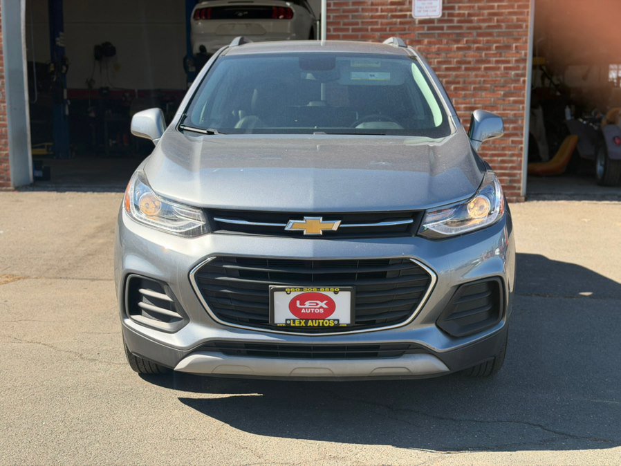 Used 2020 Chevrolet Trax LT w/ LT Convenience Package AWD/4WD image 2