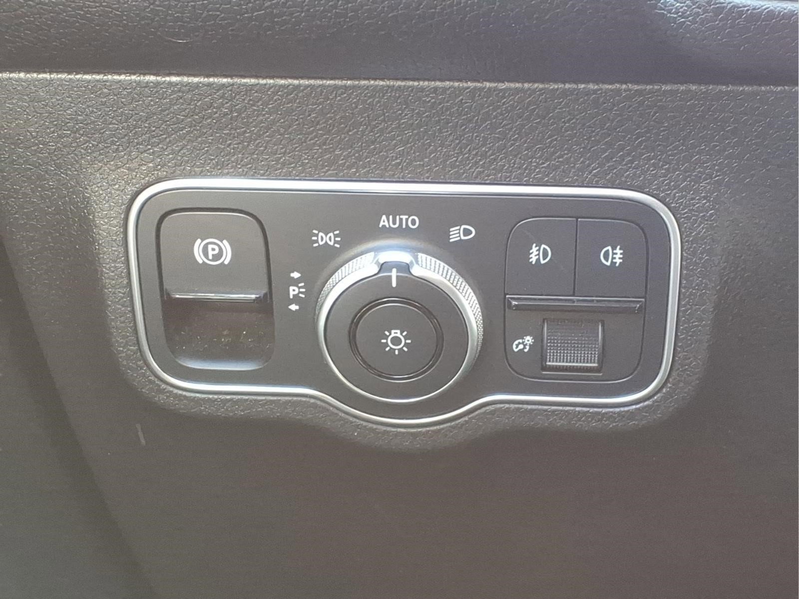Certified 2022 Mercedes-Benz GLB 250 4MATIC image 28