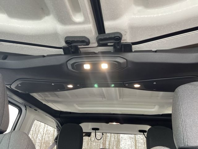 Used 2025 Jeep Wrangler Unlimited Sahara image 24