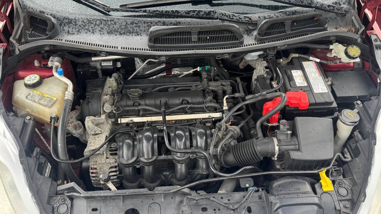 Used 2013 Ford Fiesta Titanium FWD image 18